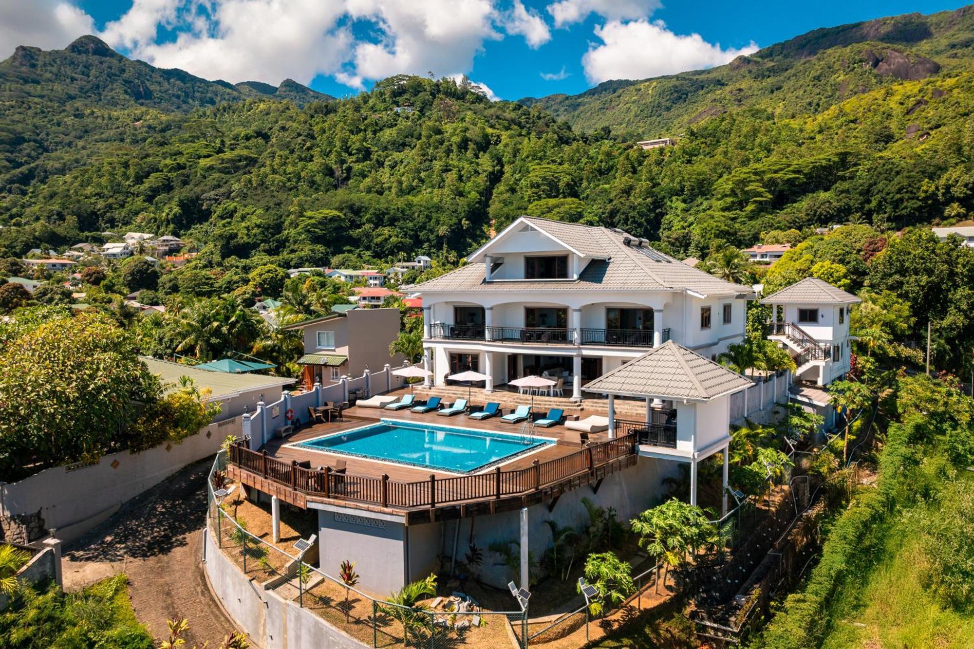 D'Offay Seaview Apartments Beau Vallon  Exterior photo